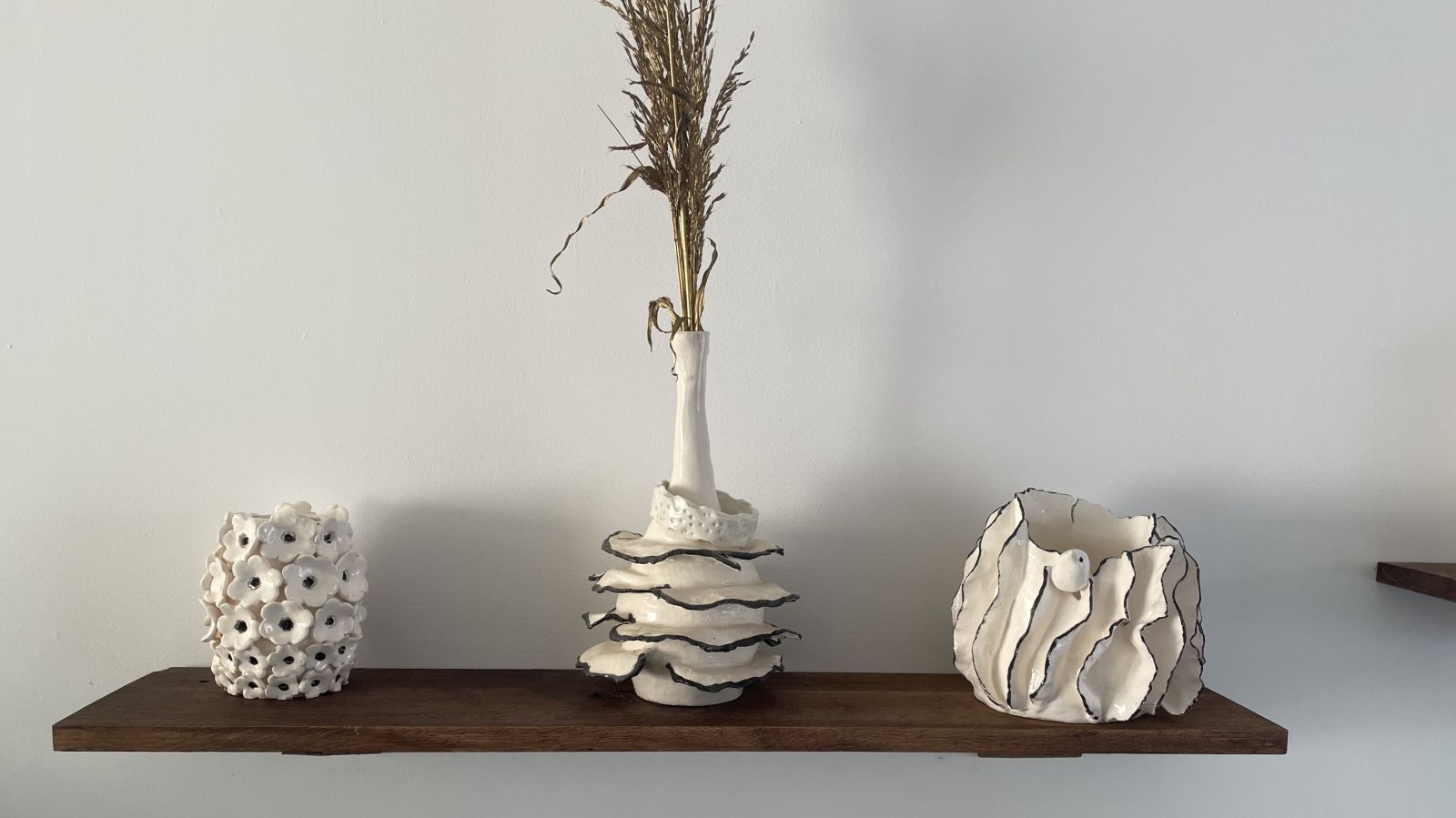 Petits vases blanc et noir